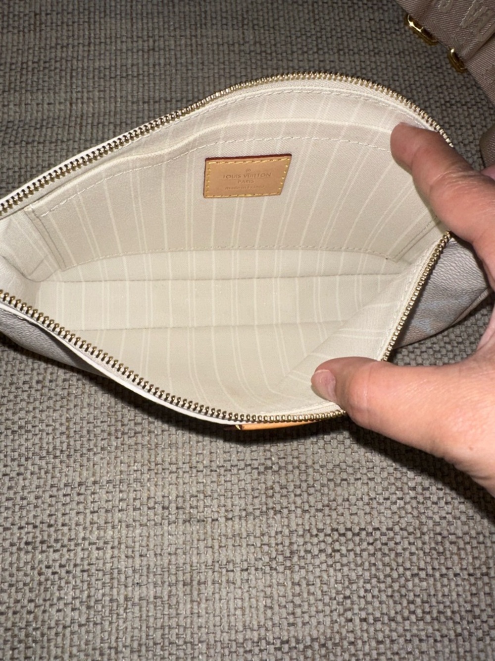 Louis Vuitton Multi Pochette Accessoires bag from the "By the Pool" Collection - Picture 9 of 14